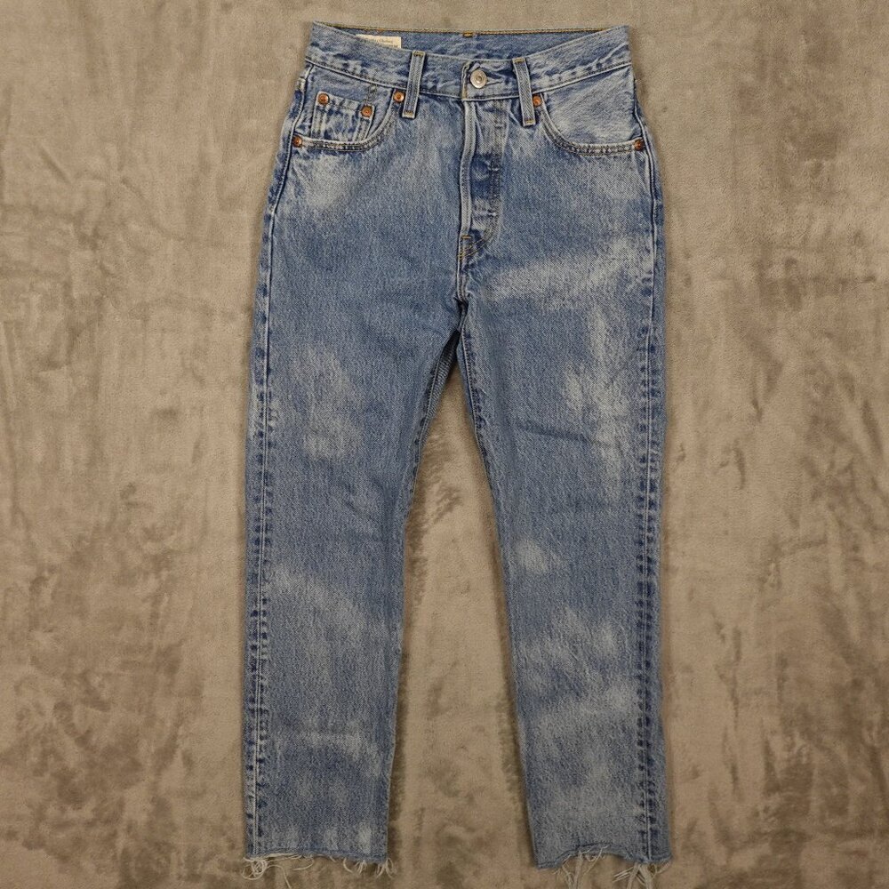 Levi's jeans 501 Original fit women's 23 stonewash blue denim button fly‎